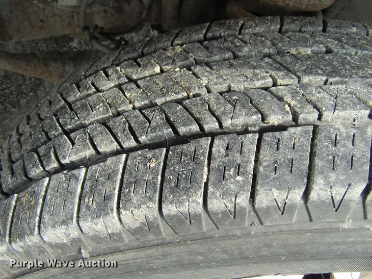 image for item FD9399 2006 Ford E350 Super Duty shuttle bus