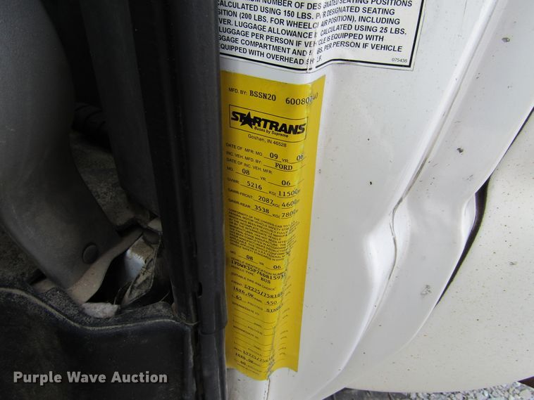 image for item FD9399 2006 Ford E350 Super Duty shuttle bus