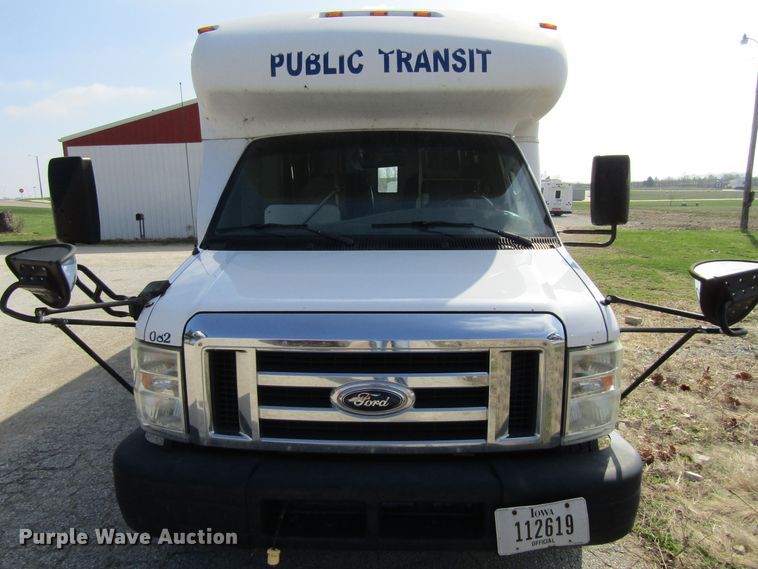 image for item FD9401 2008 Ford Econoline E450 shuttle bus