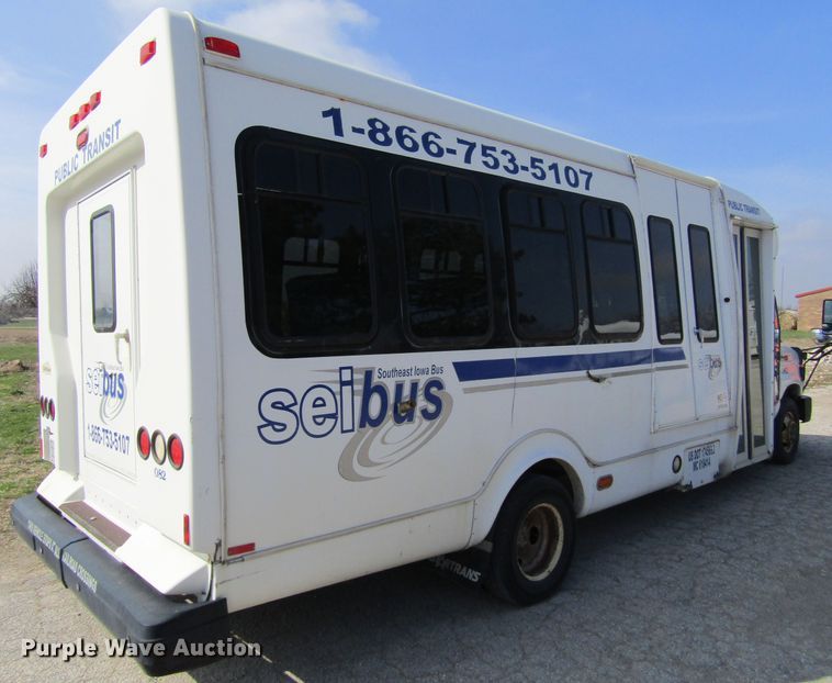 image for item FD9401 2008 Ford Econoline E450 shuttle bus