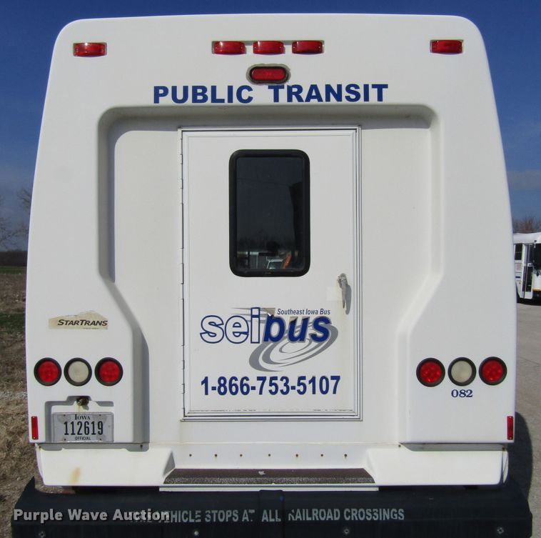 image for item FD9401 2008 Ford Econoline E450 shuttle bus