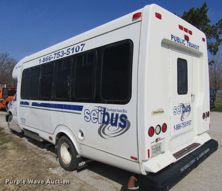 image for item FD9401 2008 Ford Econoline E450 shuttle bus