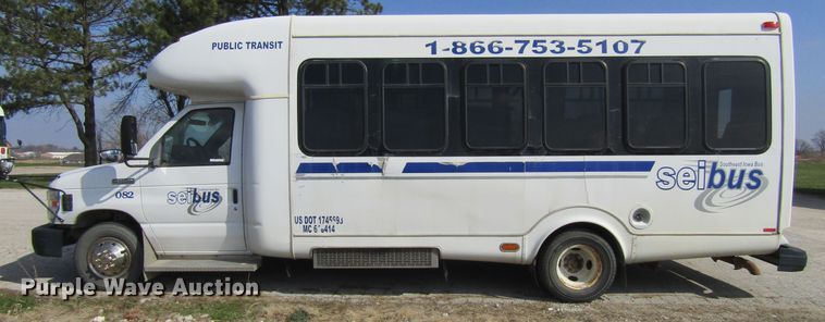 image for item FD9401 2008 Ford Econoline E450 shuttle bus