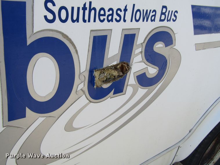 image for item FD9401 2008 Ford Econoline E450 shuttle bus