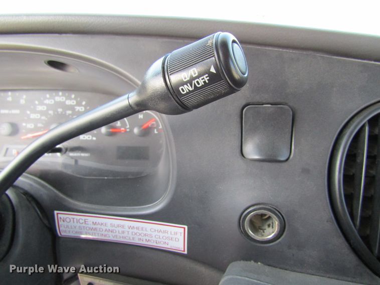 image for item FD9401 2008 Ford Econoline E450 shuttle bus