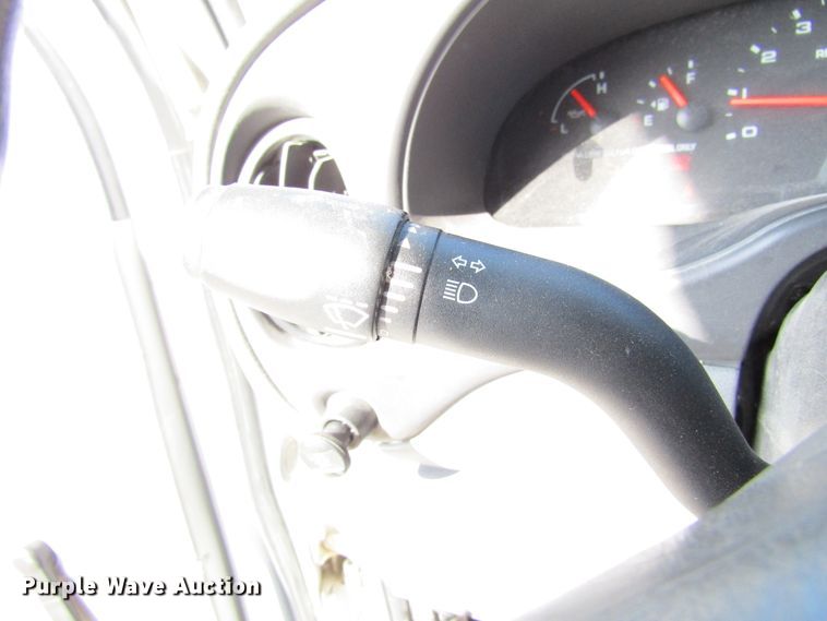 image for item FD9401 2008 Ford Econoline E450 shuttle bus