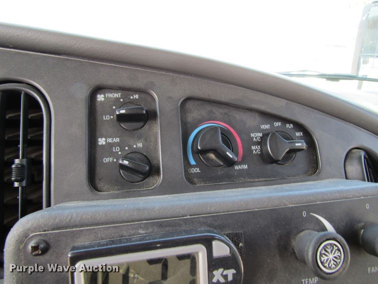 image for item FD9401 2008 Ford Econoline E450 shuttle bus