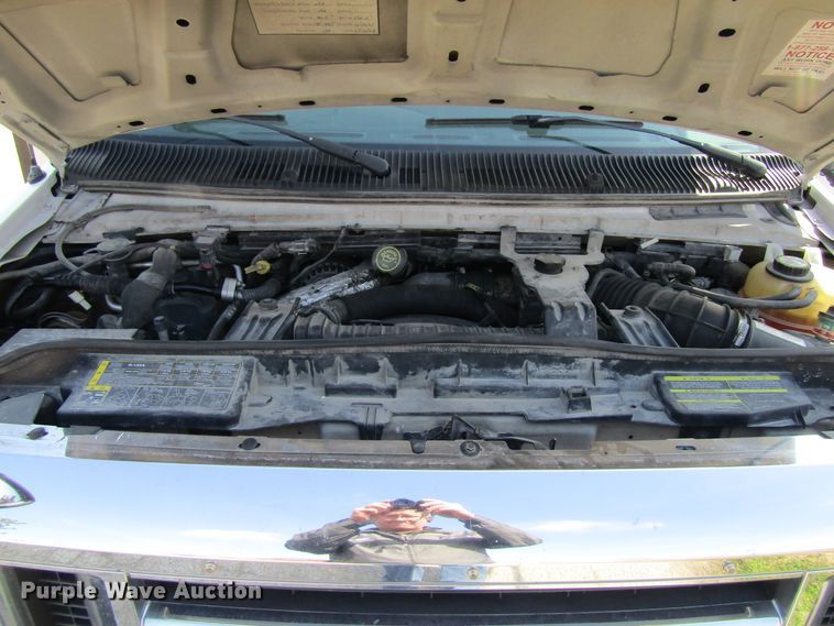 image for item FD9401 2008 Ford Econoline E450 shuttle bus