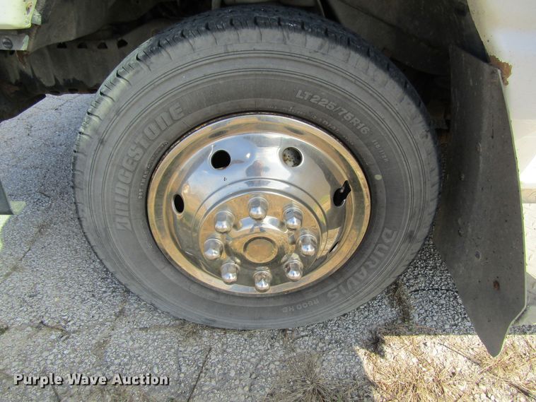 image for item FD9401 2008 Ford Econoline E450 shuttle bus