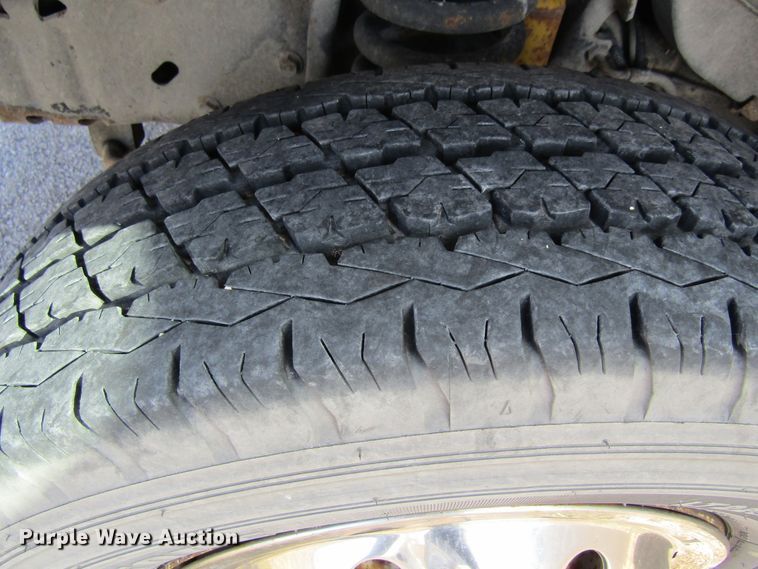 image for item FD9401 2008 Ford Econoline E450 shuttle bus