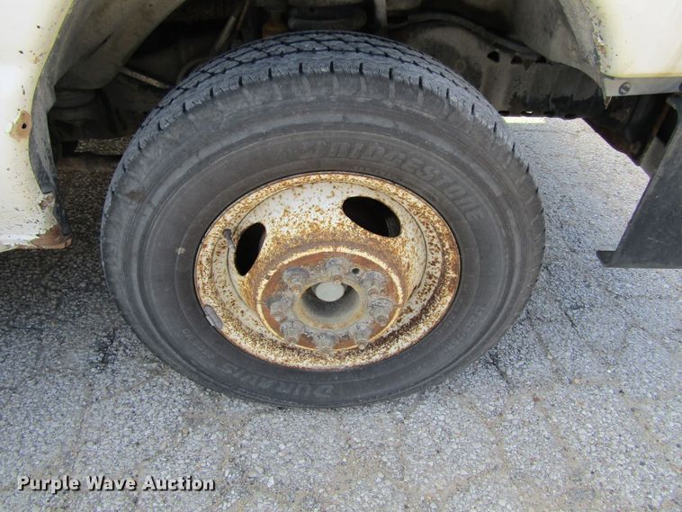 image for item FD9401 2008 Ford Econoline E450 shuttle bus