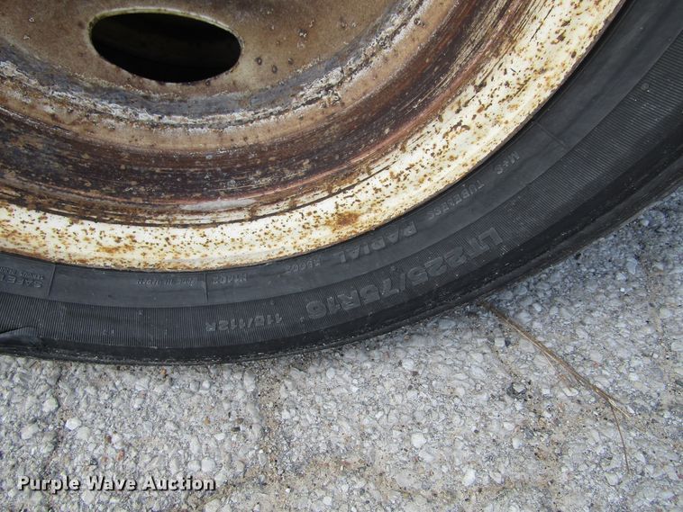 image for item FD9401 2008 Ford Econoline E450 shuttle bus