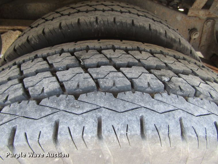 image for item FD9401 2008 Ford Econoline E450 shuttle bus