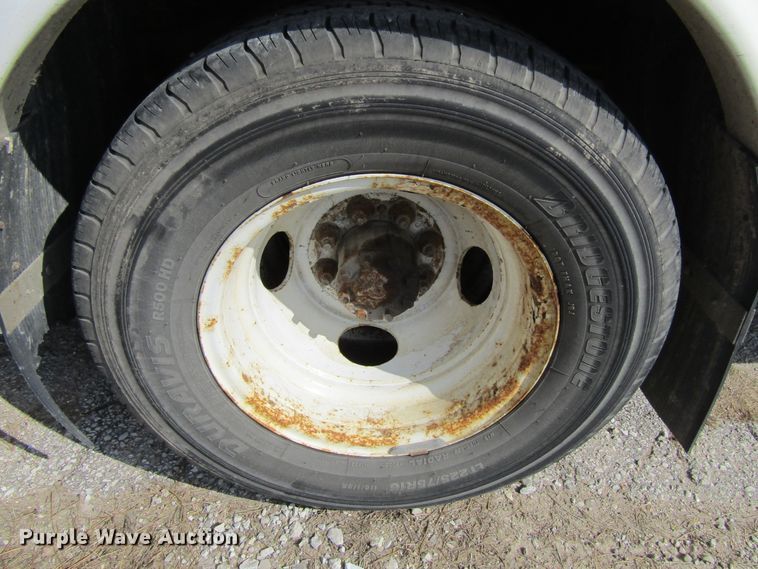 image for item FD9401 2008 Ford Econoline E450 shuttle bus