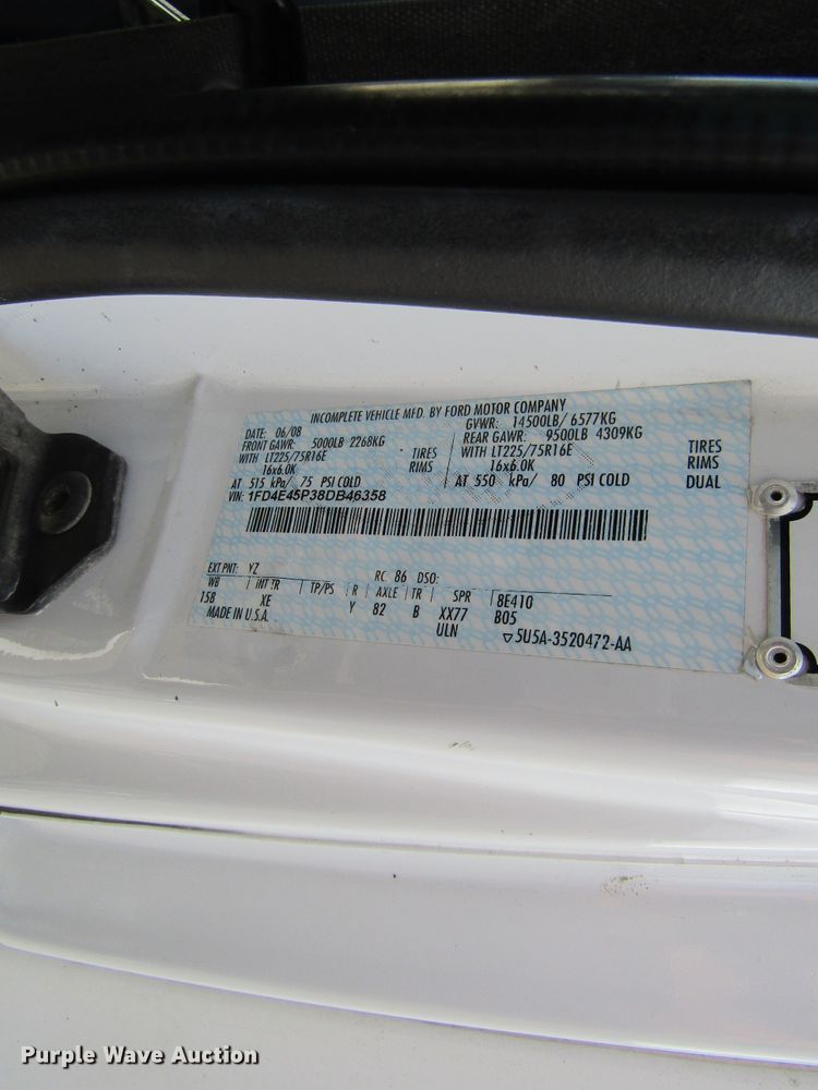 image for item FD9401 2008 Ford Econoline E450 shuttle bus