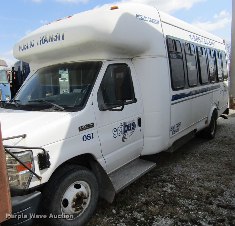 image for item FD9402 2008 Ford Econoline E450 shuttle bus