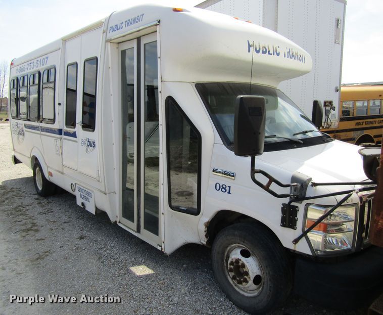 image for item FD9402 2008 Ford Econoline E450 shuttle bus