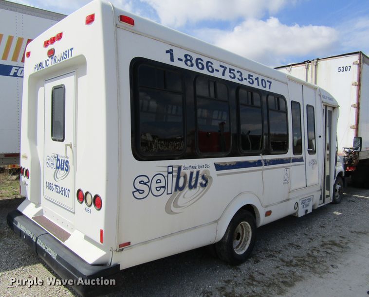 image for item FD9402 2008 Ford Econoline E450 shuttle bus