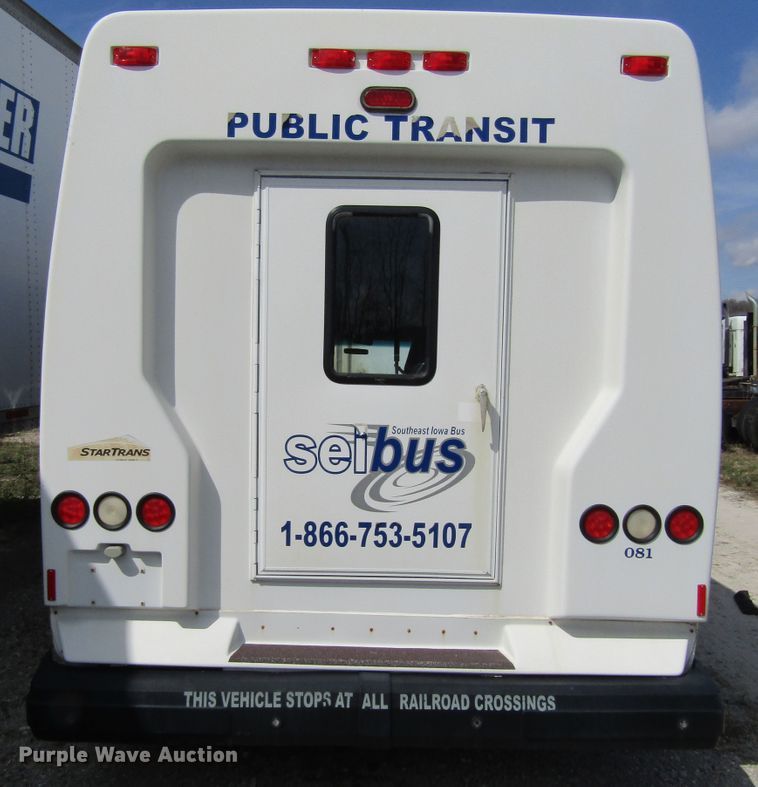 image for item FD9402 2008 Ford Econoline E450 shuttle bus