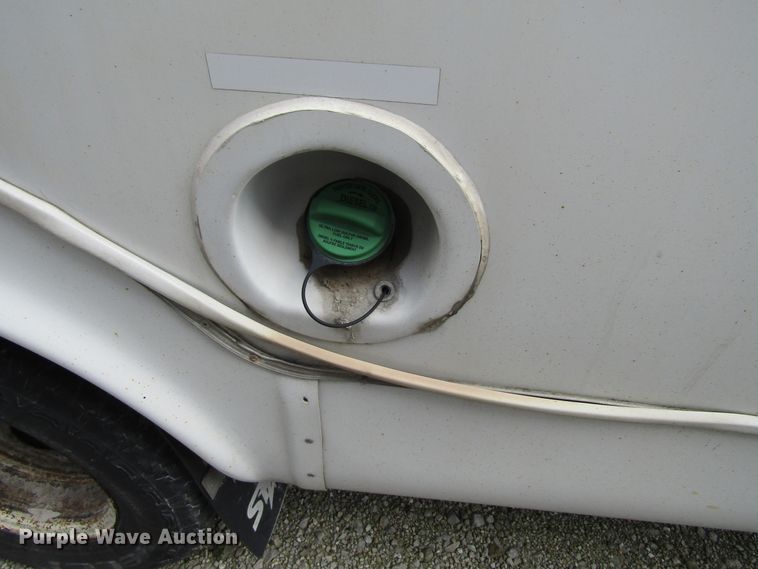 image for item FD9402 2008 Ford Econoline E450 shuttle bus