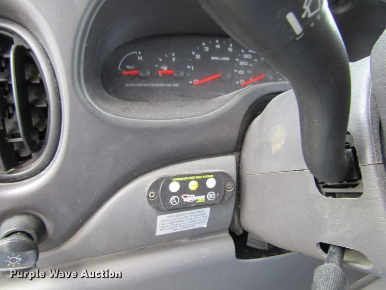 image for item FD9402 2008 Ford Econoline E450 shuttle bus