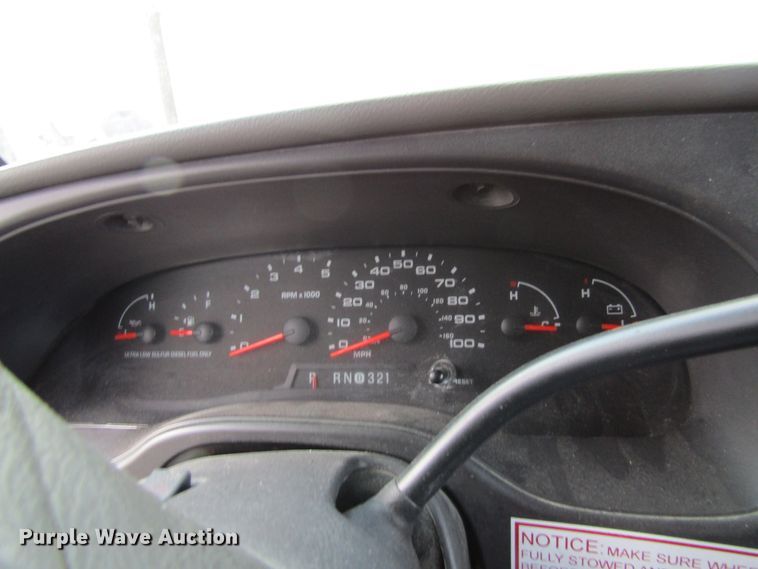 image for item FD9402 2008 Ford Econoline E450 shuttle bus