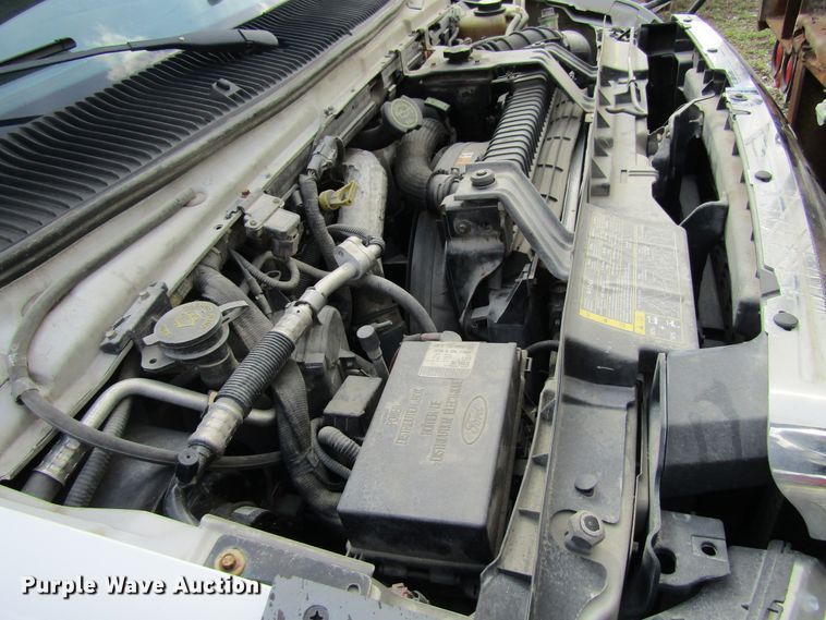 image for item FD9402 2008 Ford Econoline E450 shuttle bus