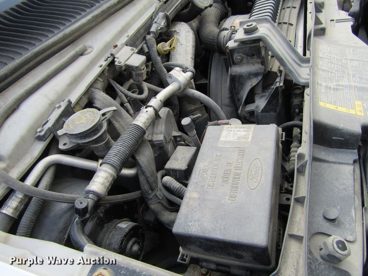 image for item FD9402 2008 Ford Econoline E450 shuttle bus