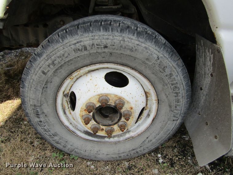 image for item FD9402 2008 Ford Econoline E450 shuttle bus