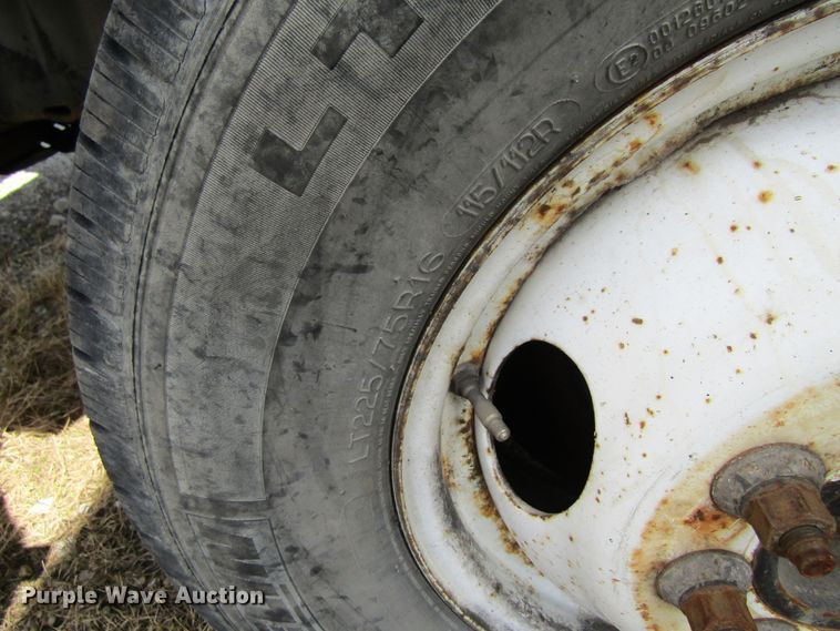 image for item FD9402 2008 Ford Econoline E450 shuttle bus