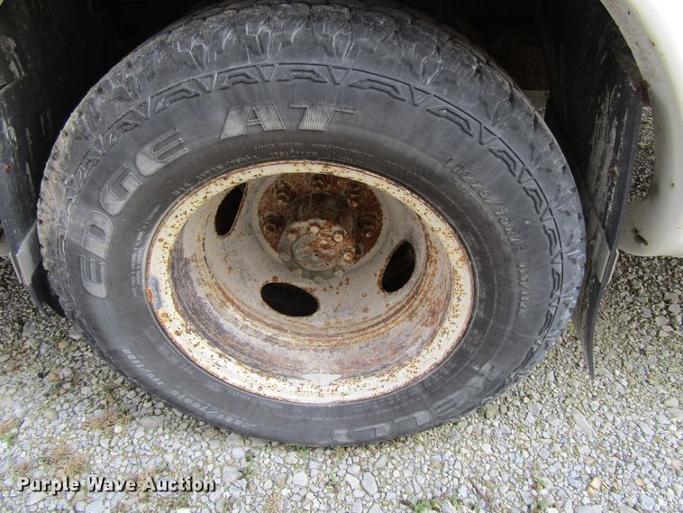 image for item FD9402 2008 Ford Econoline E450 shuttle bus