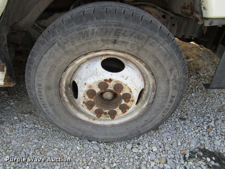 image for item FD9402 2008 Ford Econoline E450 shuttle bus