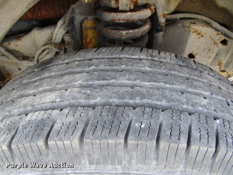 image for item FD9402 2008 Ford Econoline E450 shuttle bus