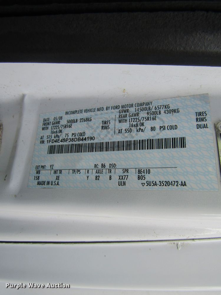 image for item FD9402 2008 Ford Econoline E450 shuttle bus