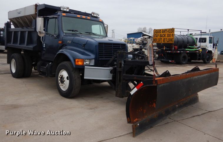 image for item GB9880 1998 International 4900 dump truck