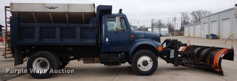 image for item GB9880 1998 International 4900 dump truck