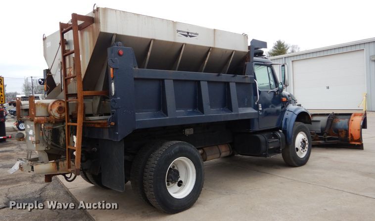 image for item GB9880 1998 International 4900 dump truck