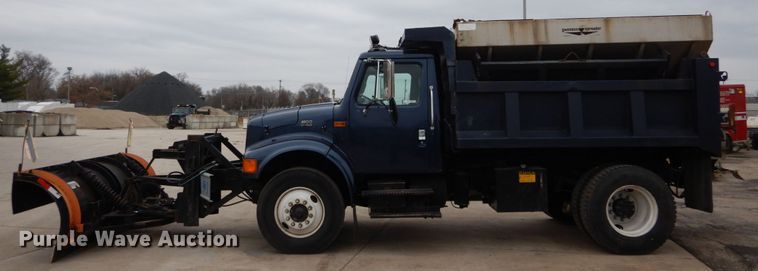 image for item GB9880 1998 International 4900 dump truck