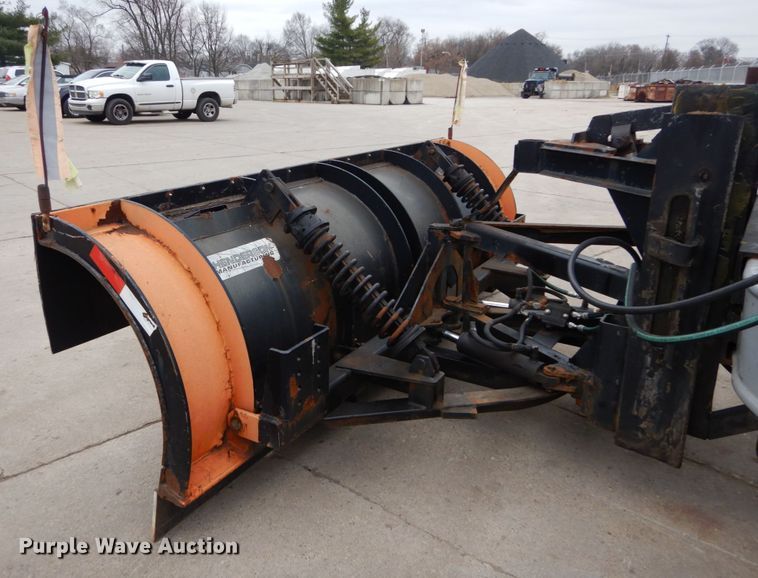 image for item GB9880 1998 International 4900 dump truck