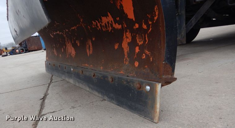 image for item GB9880 1998 International 4900 dump truck