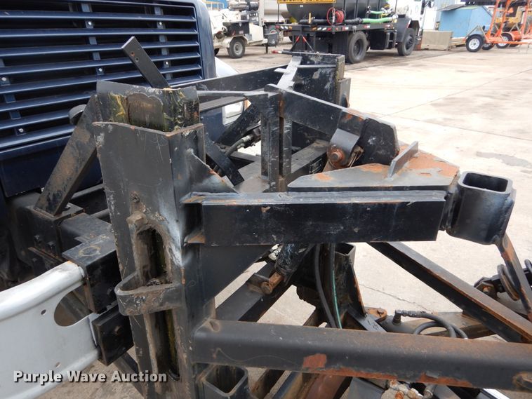 image for item GB9880 1998 International 4900 dump truck