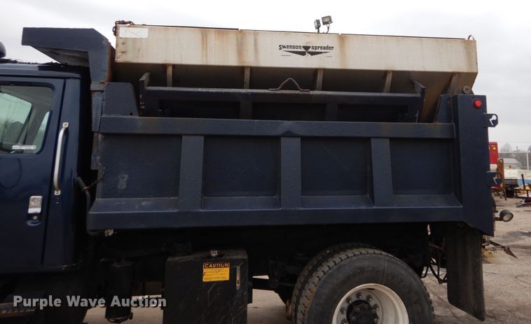 image for item GB9880 1998 International 4900 dump truck