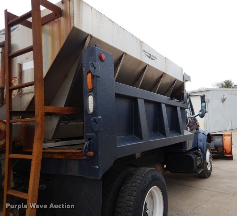 image for item GB9880 1998 International 4900 dump truck