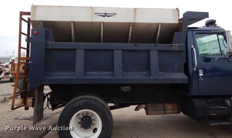 image for item GB9880 1998 International 4900 dump truck