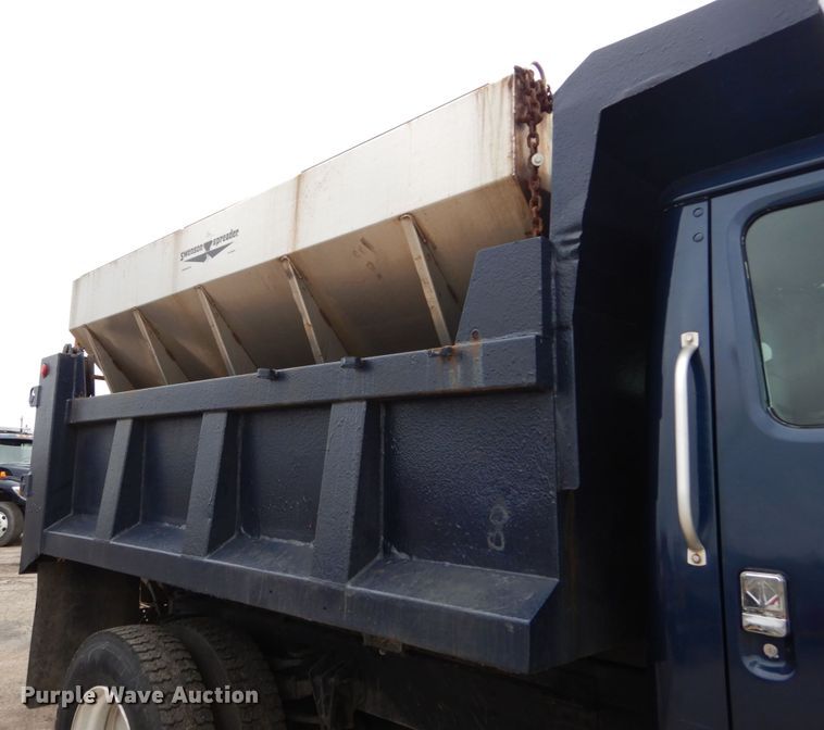 image for item GB9880 1998 International 4900 dump truck