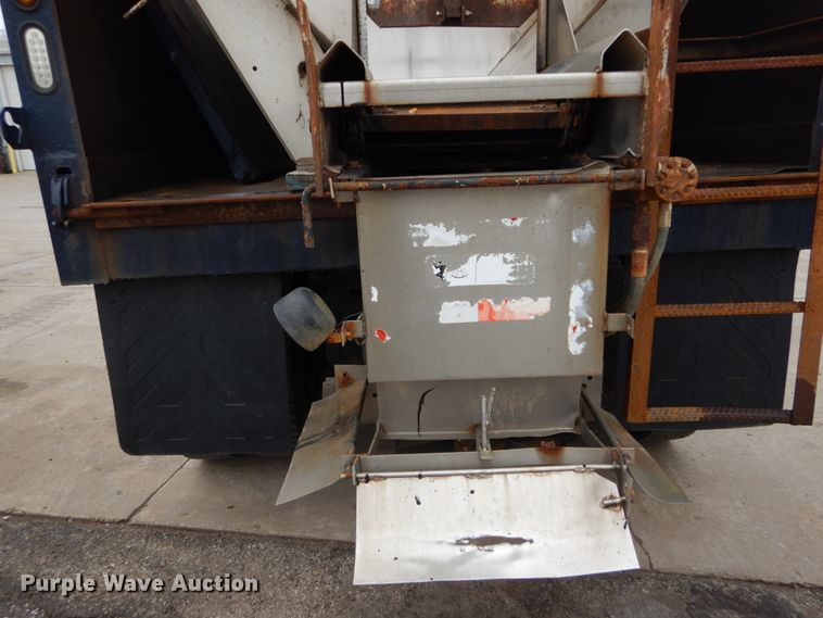 image for item GB9880 1998 International 4900 dump truck