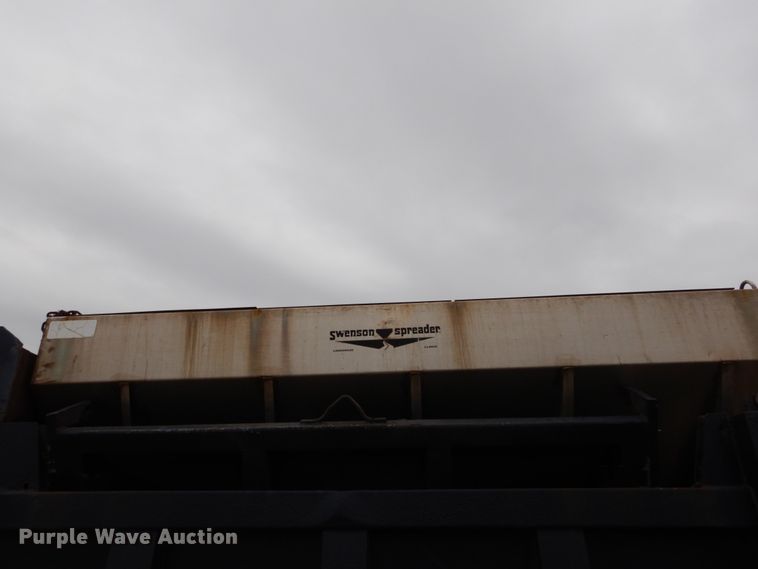 image for item GB9880 1998 International 4900 dump truck