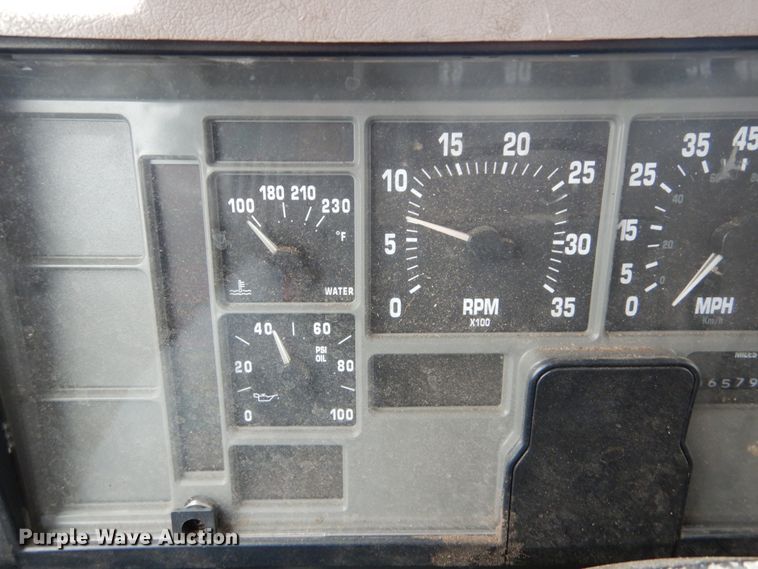 image for item GB9880 1998 International 4900 dump truck