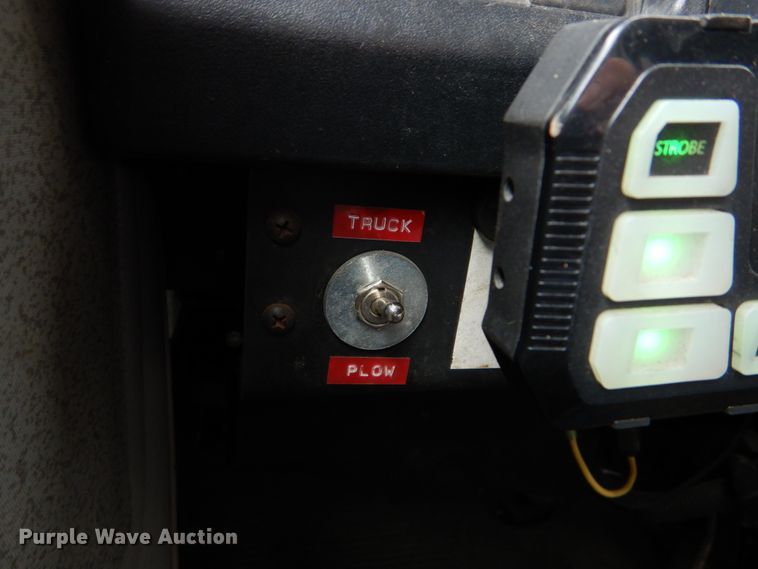 image for item GB9880 1998 International 4900 dump truck