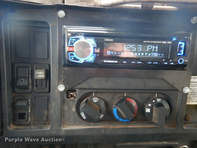 image for item GB9880 1998 International 4900 dump truck